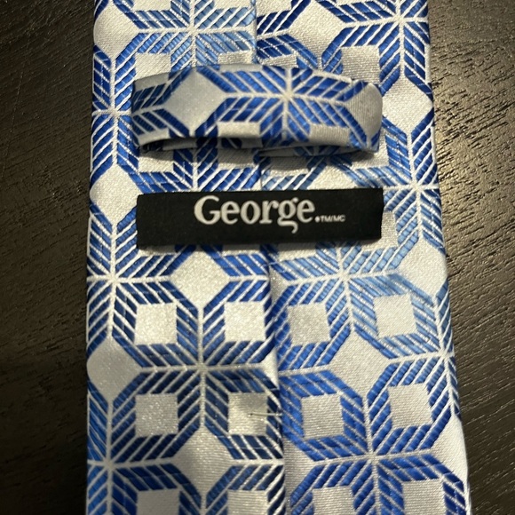 Vintage Blue & White Squared Diamond Tie Men Classic Buisness Wedding Tie - Picture 3 of 7